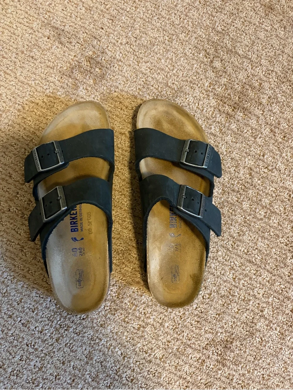 Birkenstock Womens Arizona leather Double Strap Sandals in Black-soft footbed